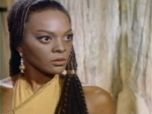 janine hendy as the queen